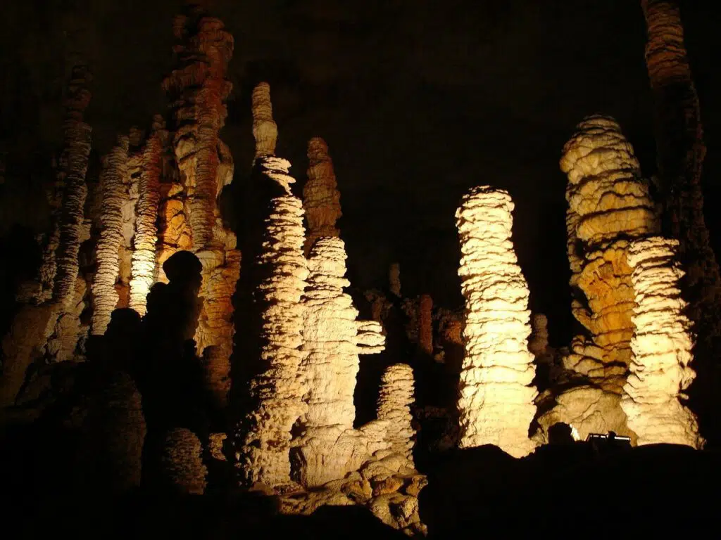 Grottes en Ardèche